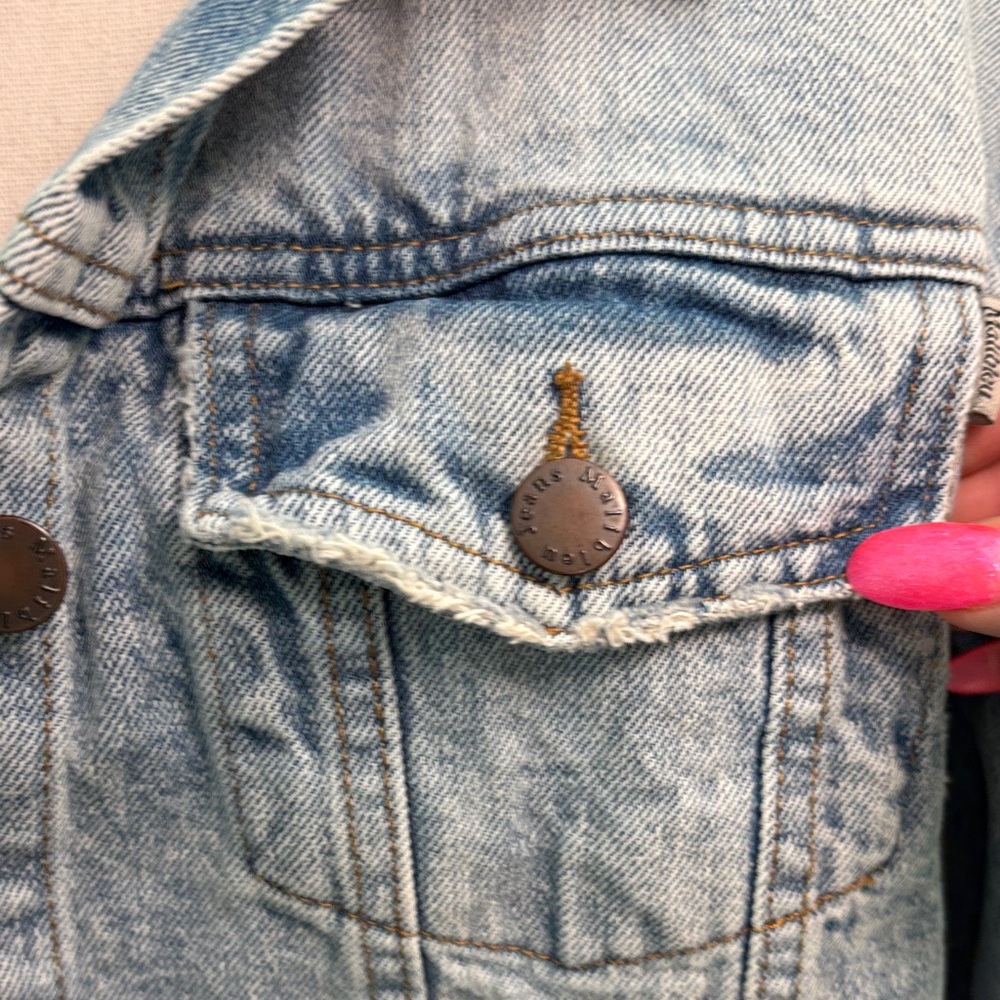 Malibleu Jeans Classic Light Blue Distressed Jean Jacket - Picture 5 of 16